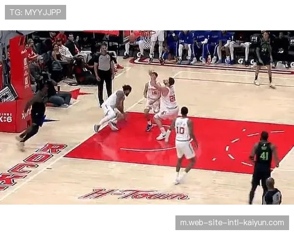 火箭前场篮板转化19分二次进攻 内线冲抢成取胜之匙