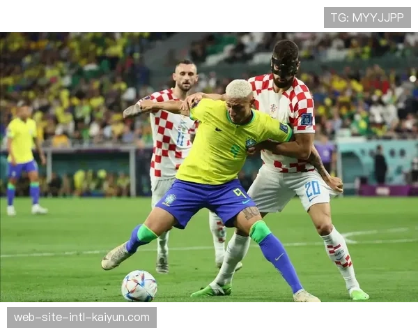 克罗地亚里耶卡中场控制力强，比赛节奏掌控能力突出